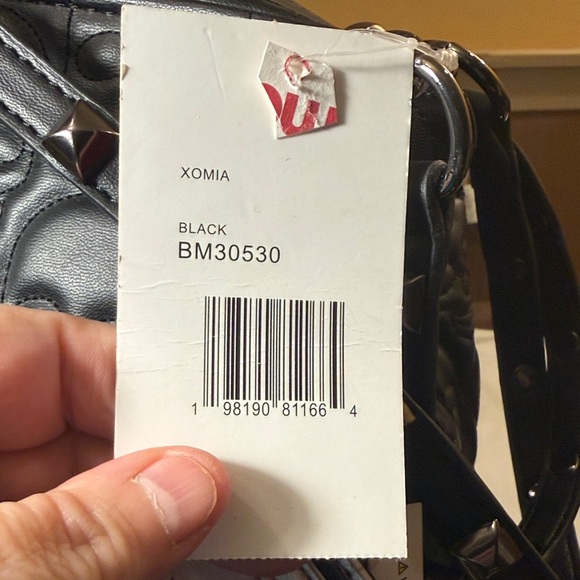 Betsy Johnson Faux Leather Skull Embossed Studded Purse Martini Charm NWT - Picture 4 of 13